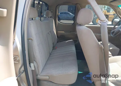 2002 Toyota Tundra Sr5 V8 z USA, uszkodzony, nr VIN 5TBRT34122S330475